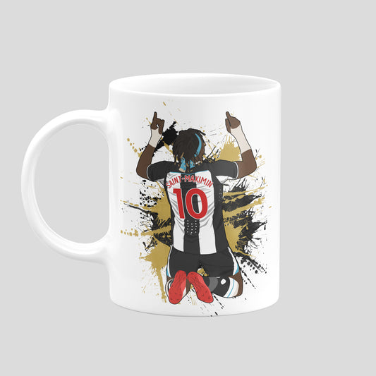 Allan Saint-Maximin Newcastle United mug with original football illustration